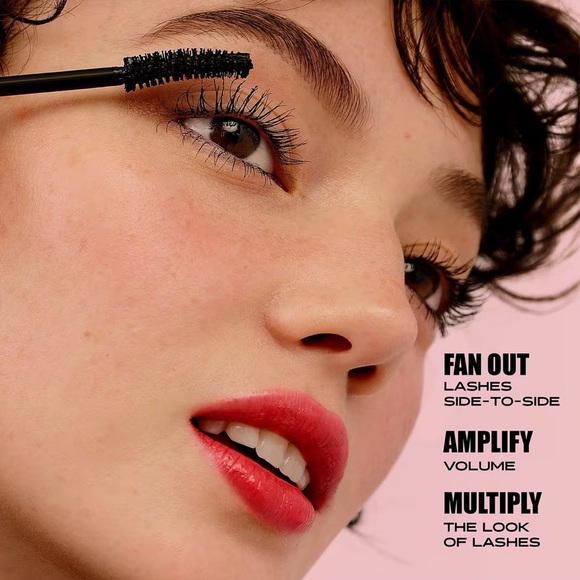 Benefit Fan Fest Fanning & Volumizing Mascara - Picture 4 of 8